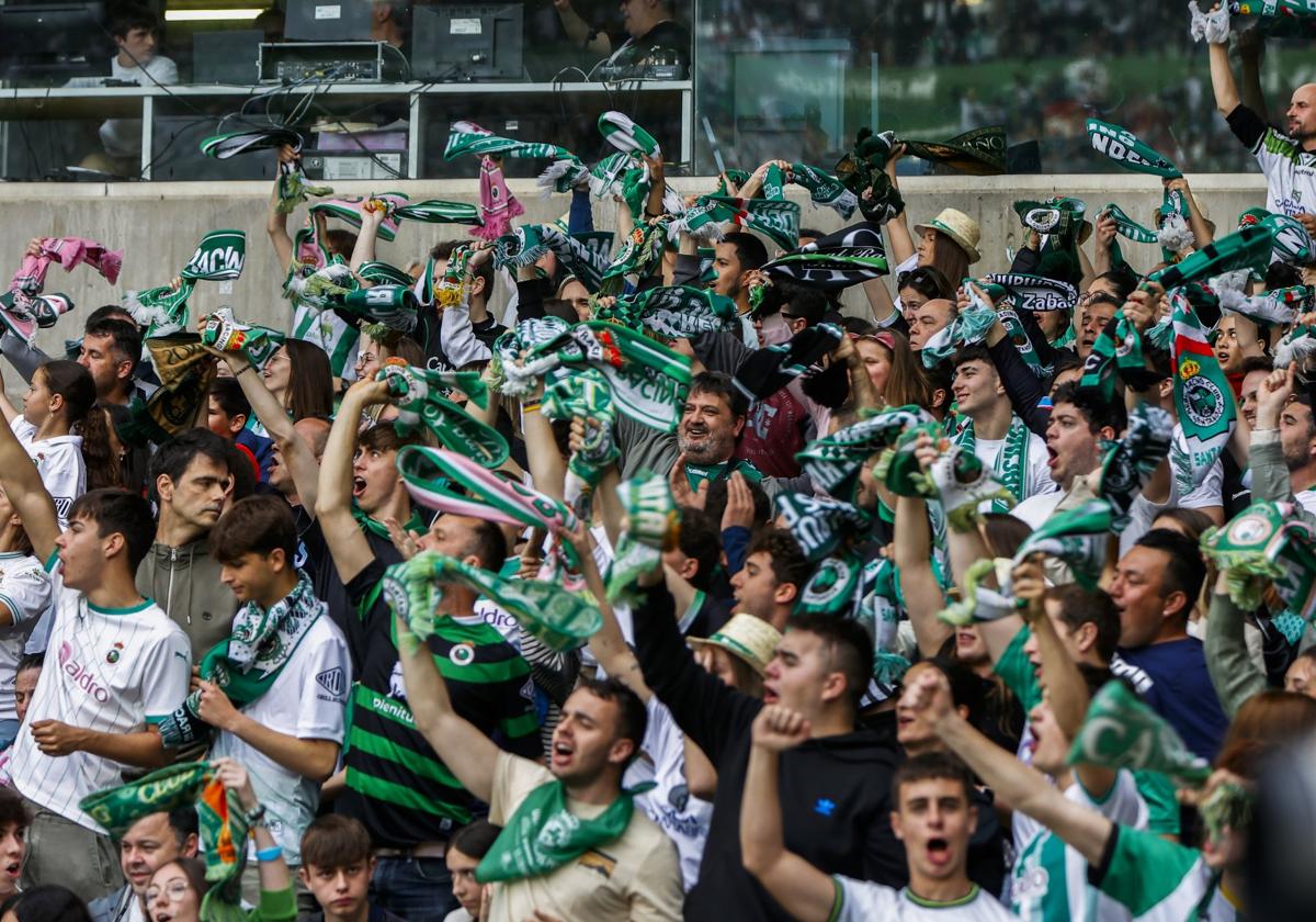 La afición verdiblanca, en los Campos de Sport.