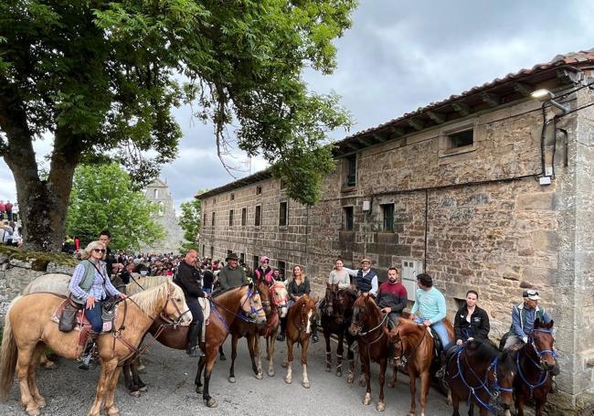 Muchas personas acudieron a Montesclaros en sus caballos