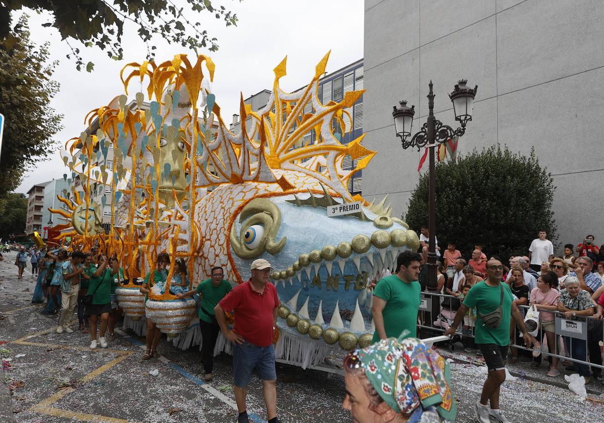 Nueve carrozas desfilarán en la Gala Floral de La Patrona el 18 de agosto