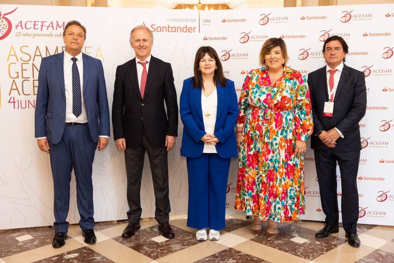 Carlos Tejedor, Vicente Alciturri, Almudena García, Sylvia de Miguel y Julio Cabrero, parte de la junta directiva de Acefam.