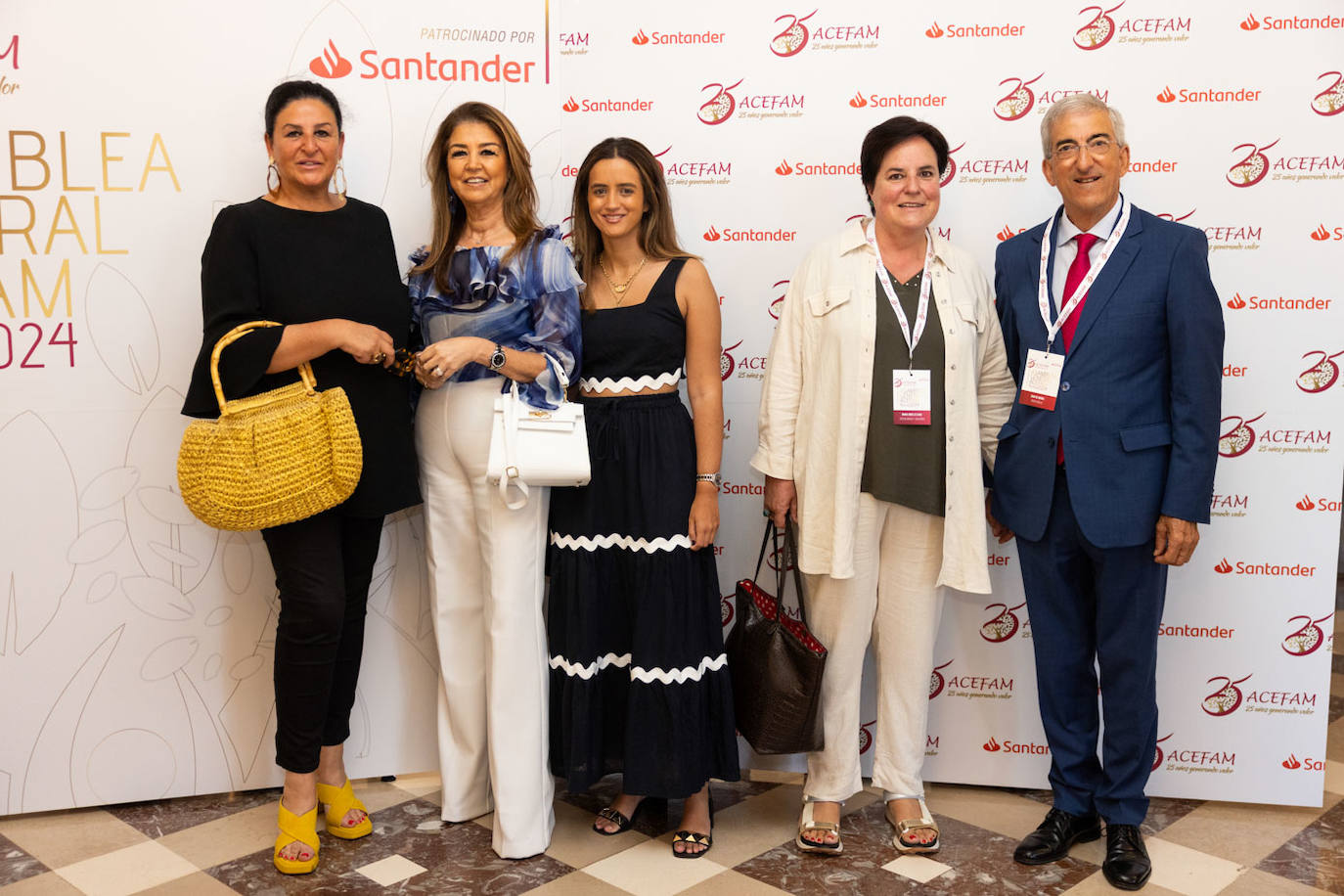 Sabela de la Llama, Marta Oceja, Claudia López, María Ángeles Saiz y Juan de Miguel.