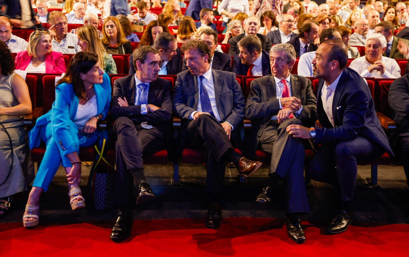 Gema Igual, Ignacio Pérez, Pablo Palencia, Luis Revenga y Javier López.