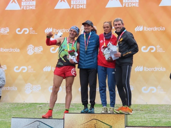 Los ganadores en Veteranos B, con Inma Pereiro como vencedora femenina.