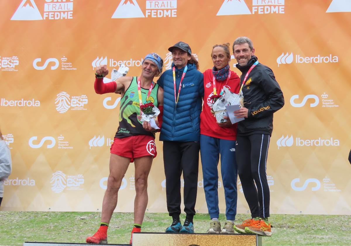 Los ganadores en Veteranos B, con Inma Pereiro como vencedora femenina.