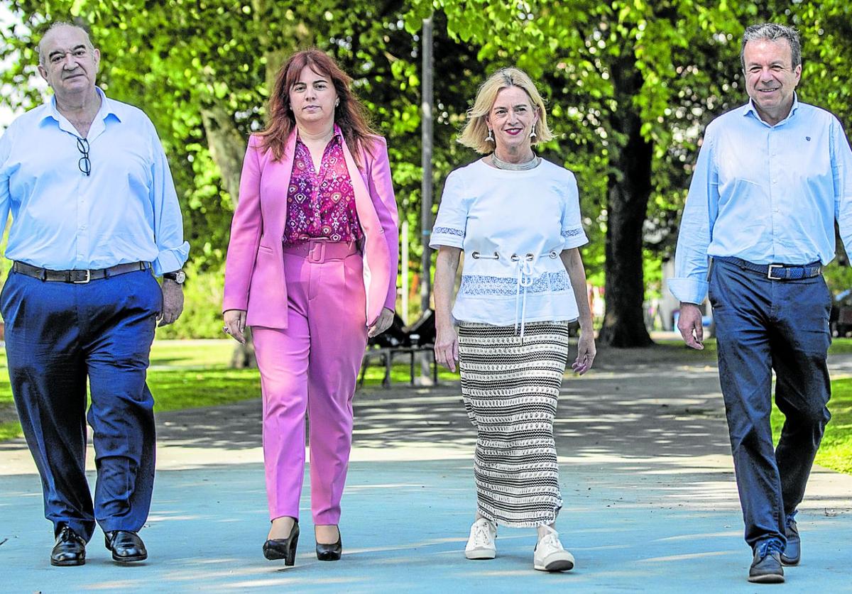 De izquierda a derecha, Emilio del Valle (Vox), Silvia Abascal (PSOE), María Luisa Peón (PP) y José Luis Martínez Viaña (Ciudadanos).