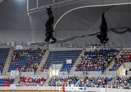 La Unidada de Altura se descuelga desde el techo del Palacio de Deportes