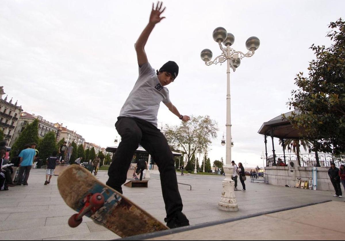 'Verano Teenager' ofrece estas vacaciones siete campamentos urbanos semanales en Santander