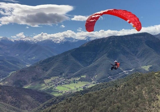 Vídeo de Fran Caso aterrizando con su parapente.