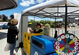 El stand, que ha estado hoy en la Avenida de La Concordia, se instalará en diferentes puntos del municipio a lo largo de esta semana.