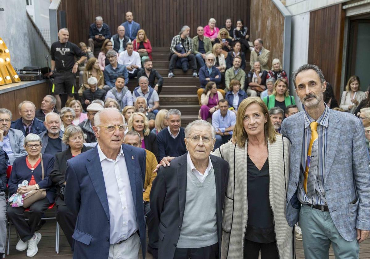 Jesús Garay (izquierda), José Luis López, Carmen Ruiz y Domingo de la Lastra.