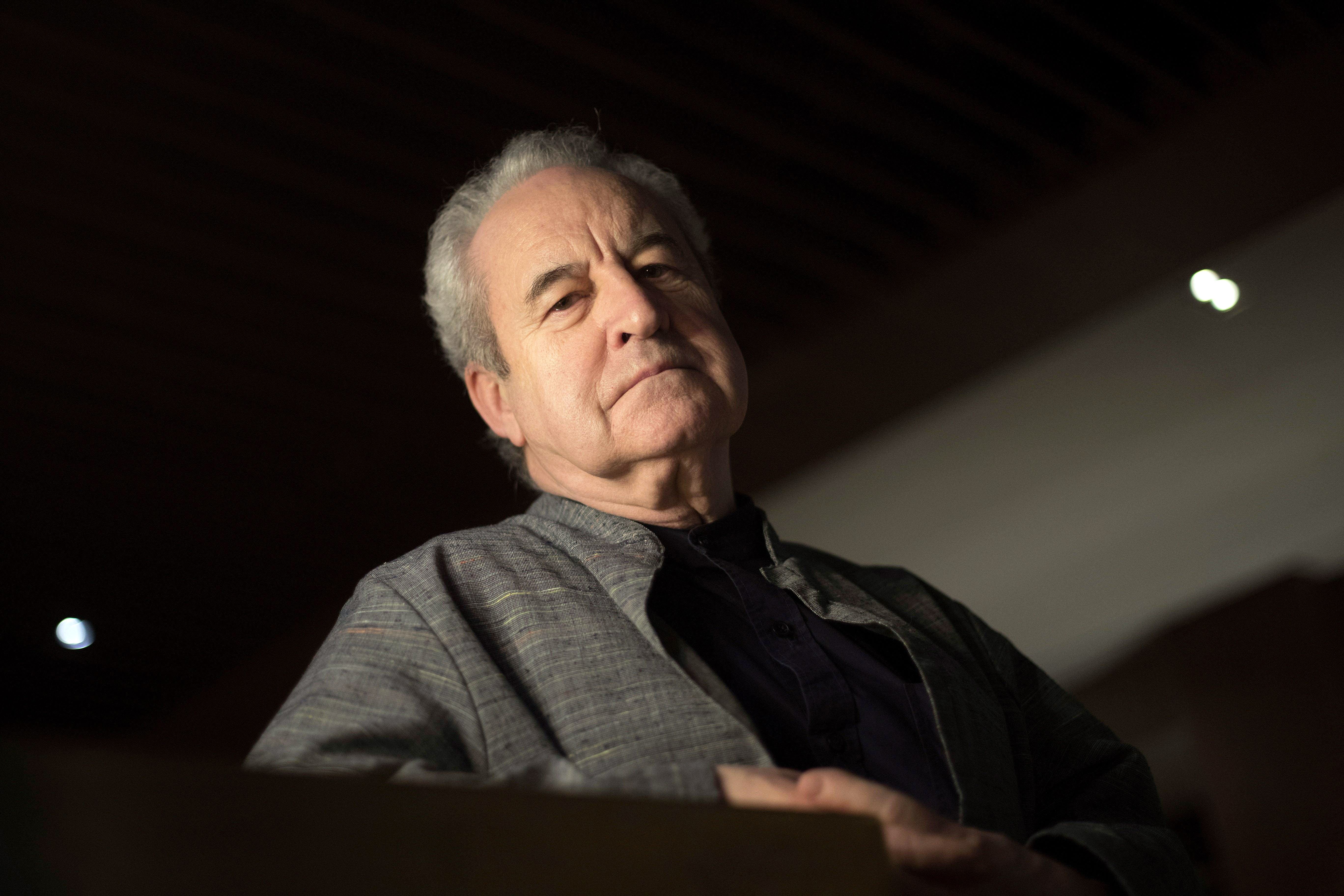 El escritor irlandés John Banville, autor de 'Antigua luz', publica su particular paseo de memoria.