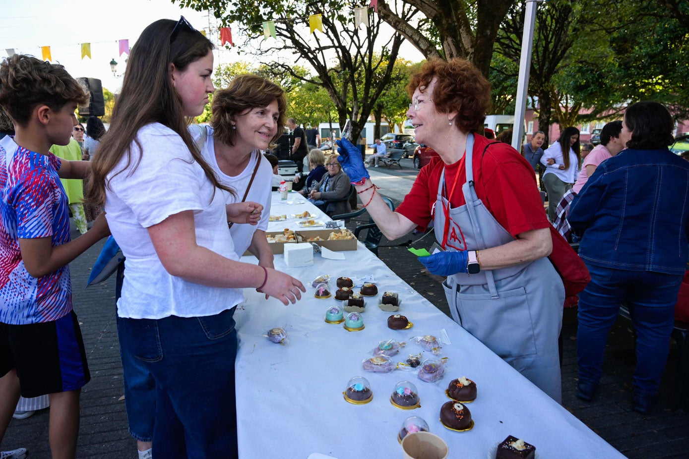 El mercadillo solidario, uno de los atractivos.