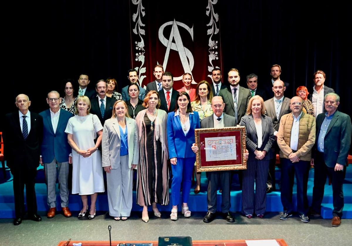 La Fundación San Cándido ha recibido esta mañana la Medalla de Oro de Santander