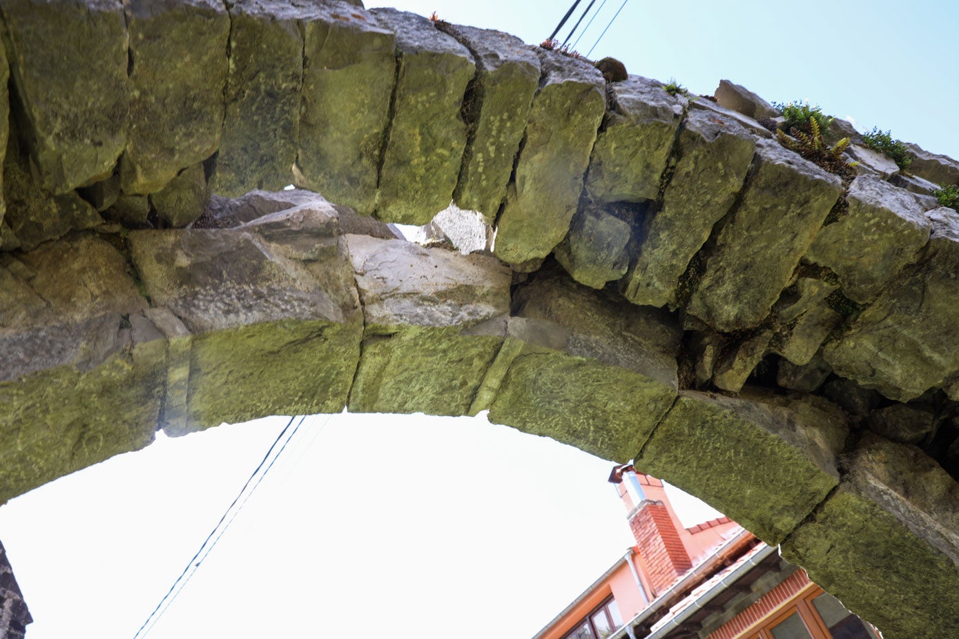 Otro detalle de cómo está el arco principal de entrada. 