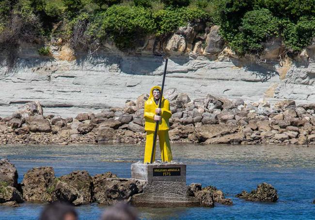 Este popular monumento, de más de tres metros de altura, se levantó por iniciativa de los 'Amigos de La Maruca'.