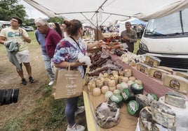 La Feria de La Leche regresa este domingo a Renedo con mercado artesanal, pasacalles y música