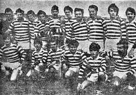 Una imágen del primer partido del Racing con su equipo de rugby en 1971.