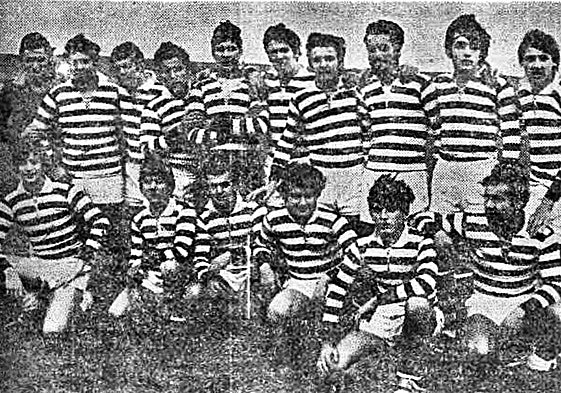Una imágen del primer partido del Racing con su equipo de rugby en 1971.