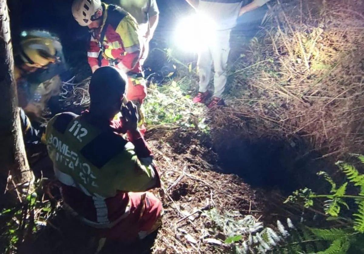 Imagen del rescate el pasado mes de mayo en solórzano a un hombre que salió ileso