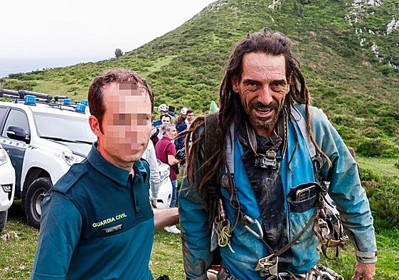 Alfonso Urrutia, justo después de ser rescatado.