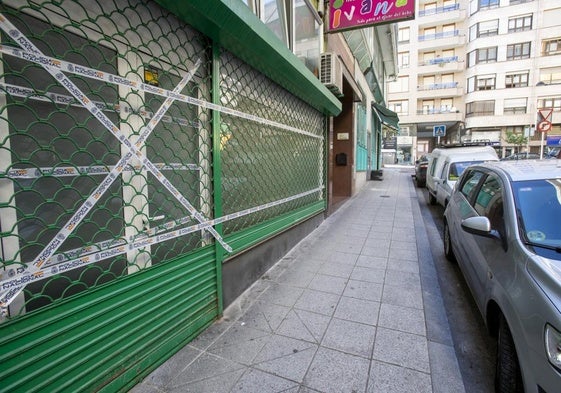 El exterior del club Labuit, en el número 5 de la calle Mies del Valle, en Santander.