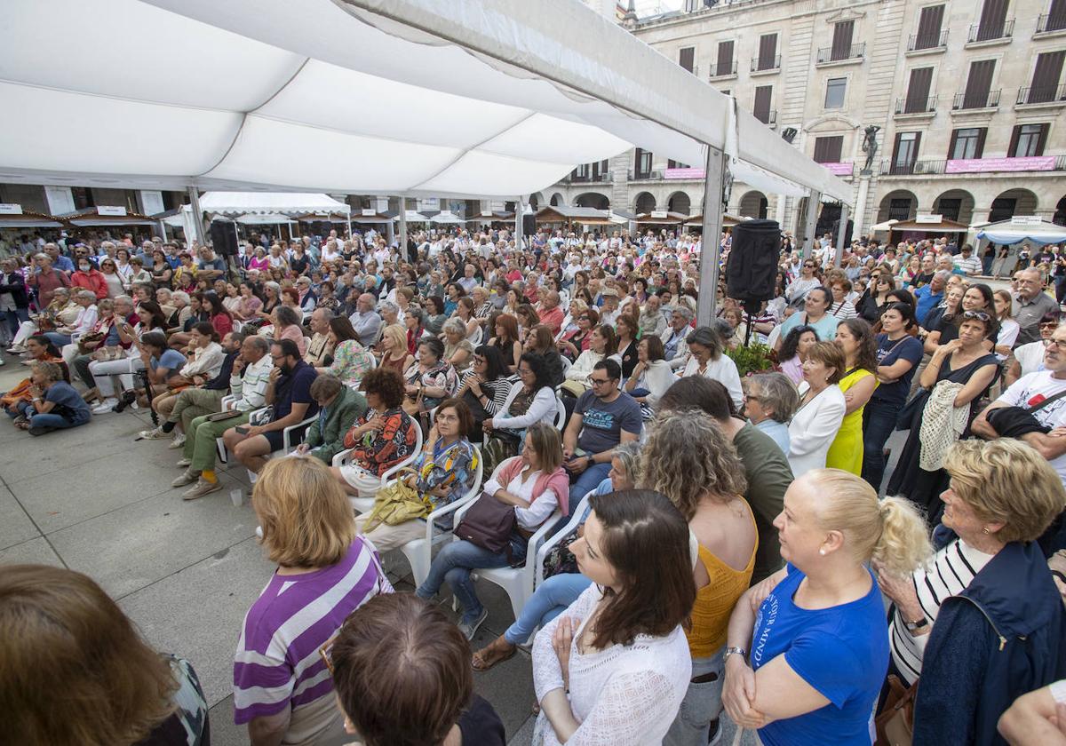 La Feria del Libro se estrena con la plaza llena