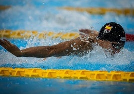 Teo del Riego, en la final de los 50 metros mariposa del Europeo júnior de Vilnius, en la que ganó la medalla de oro.