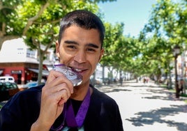 Mohamed Attaoui, con la medalla de plata del Europeo de Roma. Al francés Gabriel Tual, que se llevó el oro, le ganó en Mónaco.