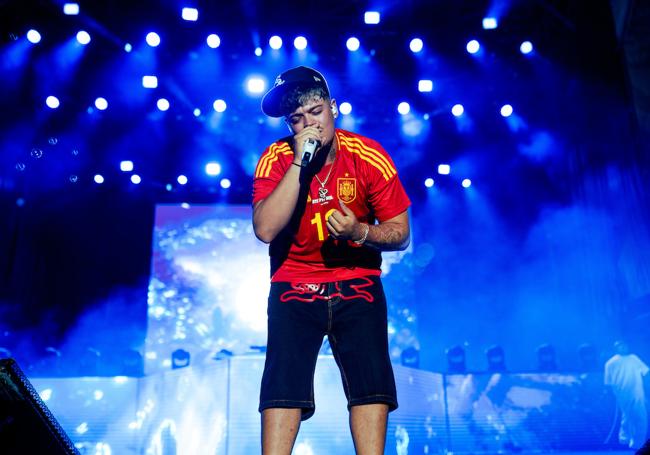 Saiko se unió a la fiesta española de la Eurocopa vibró junto a su público.