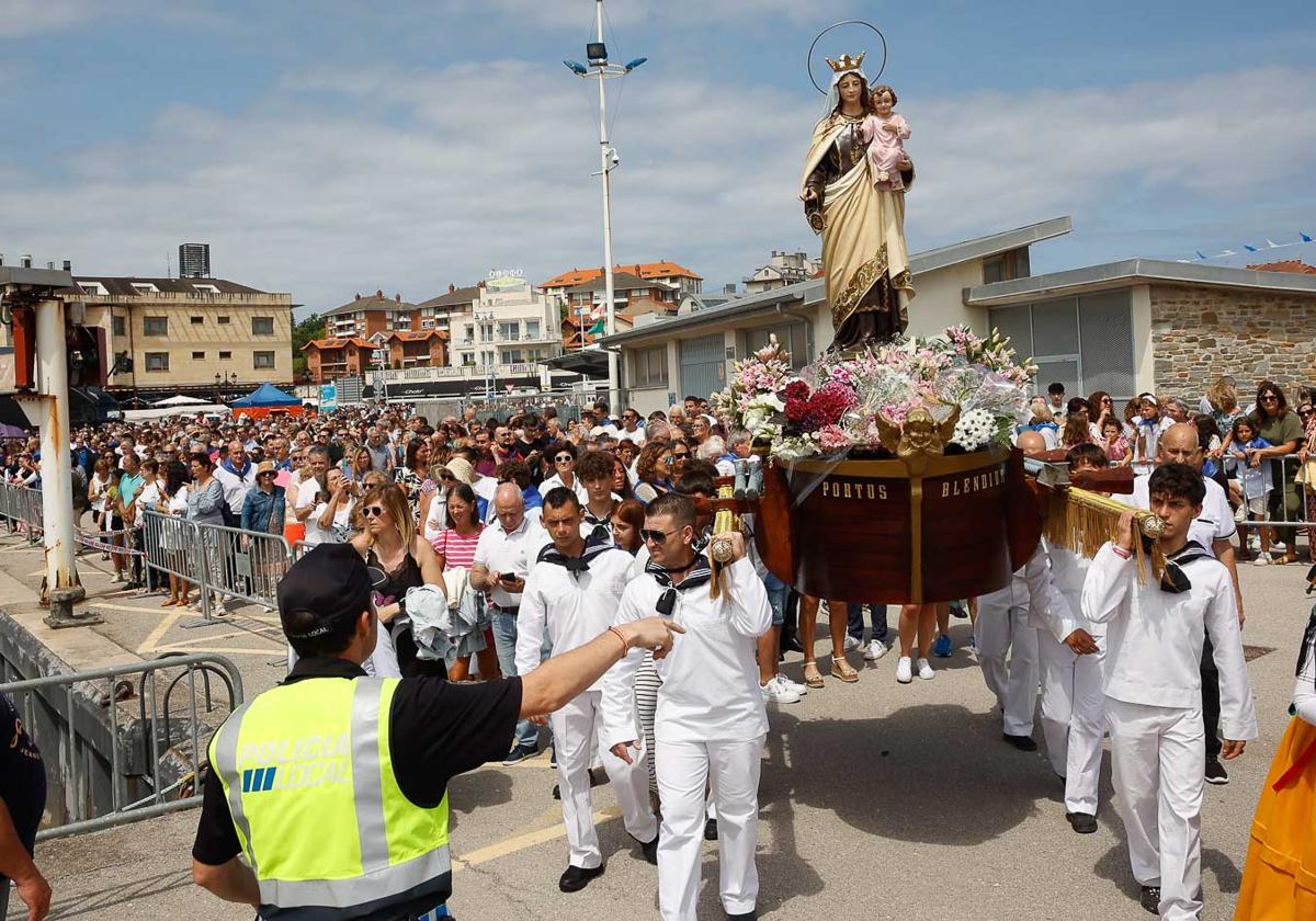 Así ha sido la procesión marítima en Suances