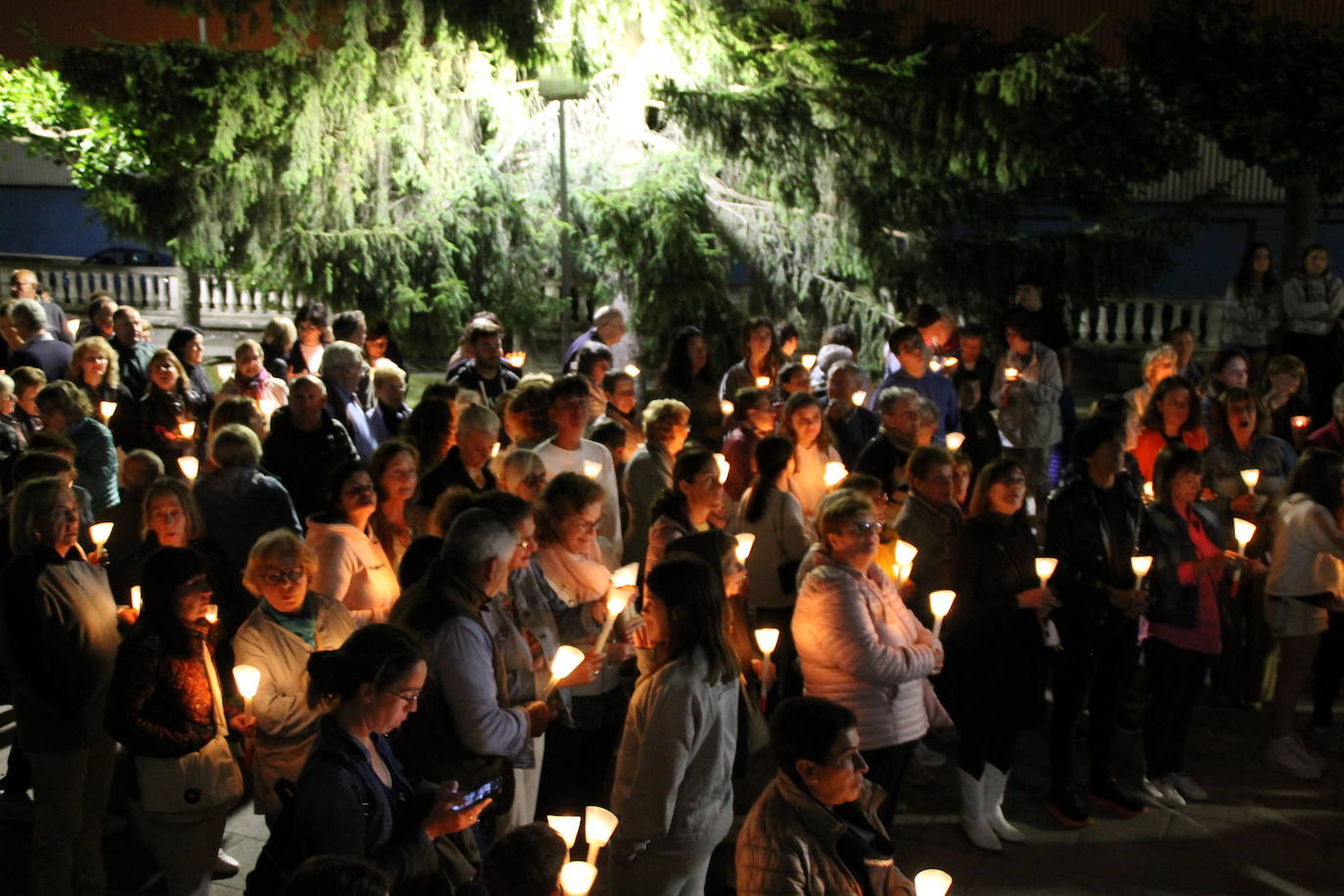 Procesión nocturna por el Carmen en Mataporquera