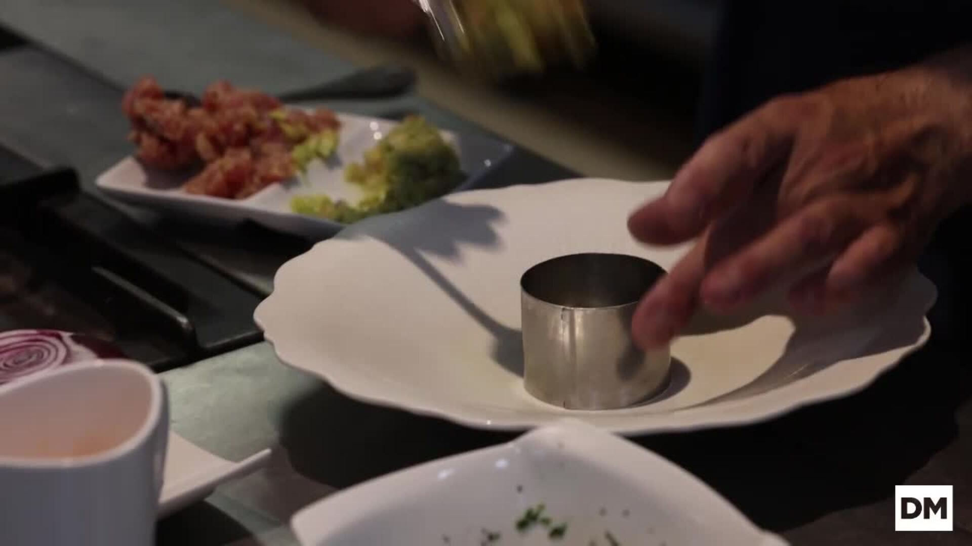 Salmorejo con tartar de atún rojo y guacamole