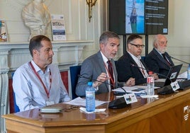 Fernando Pereda, César Díaz, Íñigo Noriega y Luis Tourón, durante la ponencia en la UIMP.