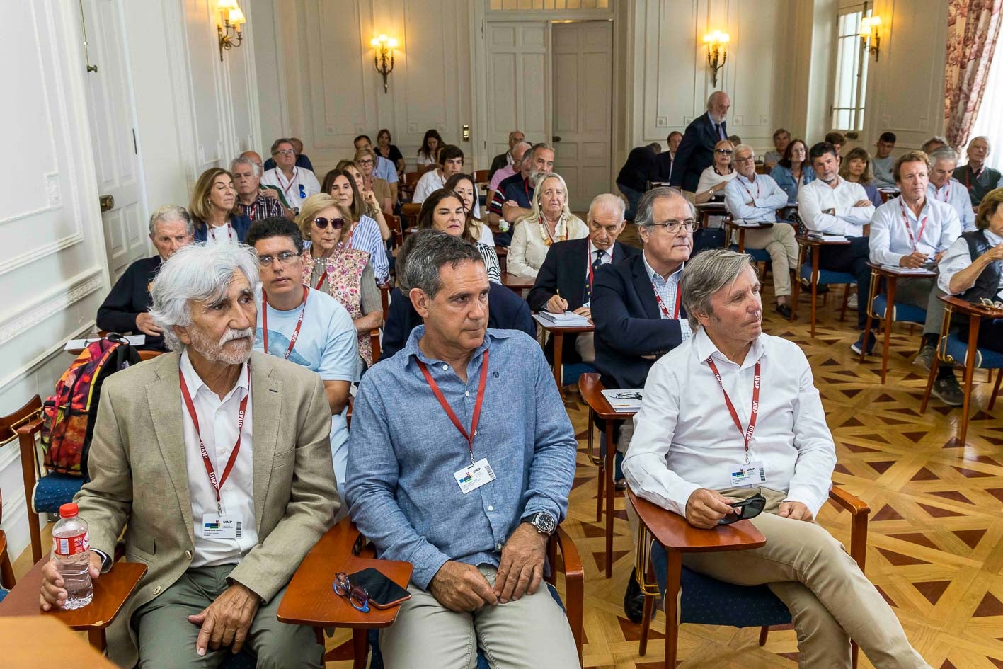 Los asistentes no perdieron detalle de las didácticas ponencias de la jornada.  