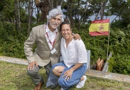 Jan Abascal y Támara Echegoyen posan en La Magdalena durante el curso que se celebró esta semana en la UIMP.