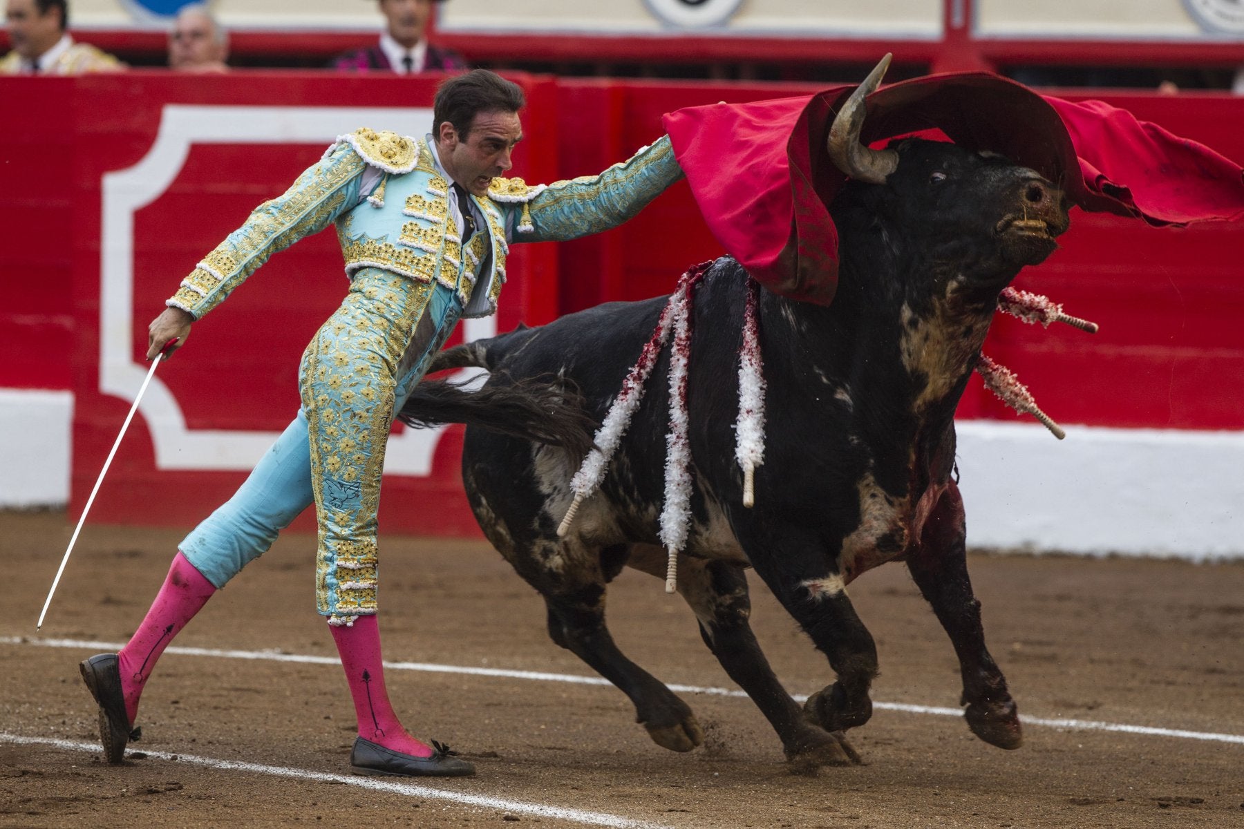 Enrique Ponce, que tomó la alternativa en 1990, durante una de sus actuaciones en la plaza de Cuatro Caminos.