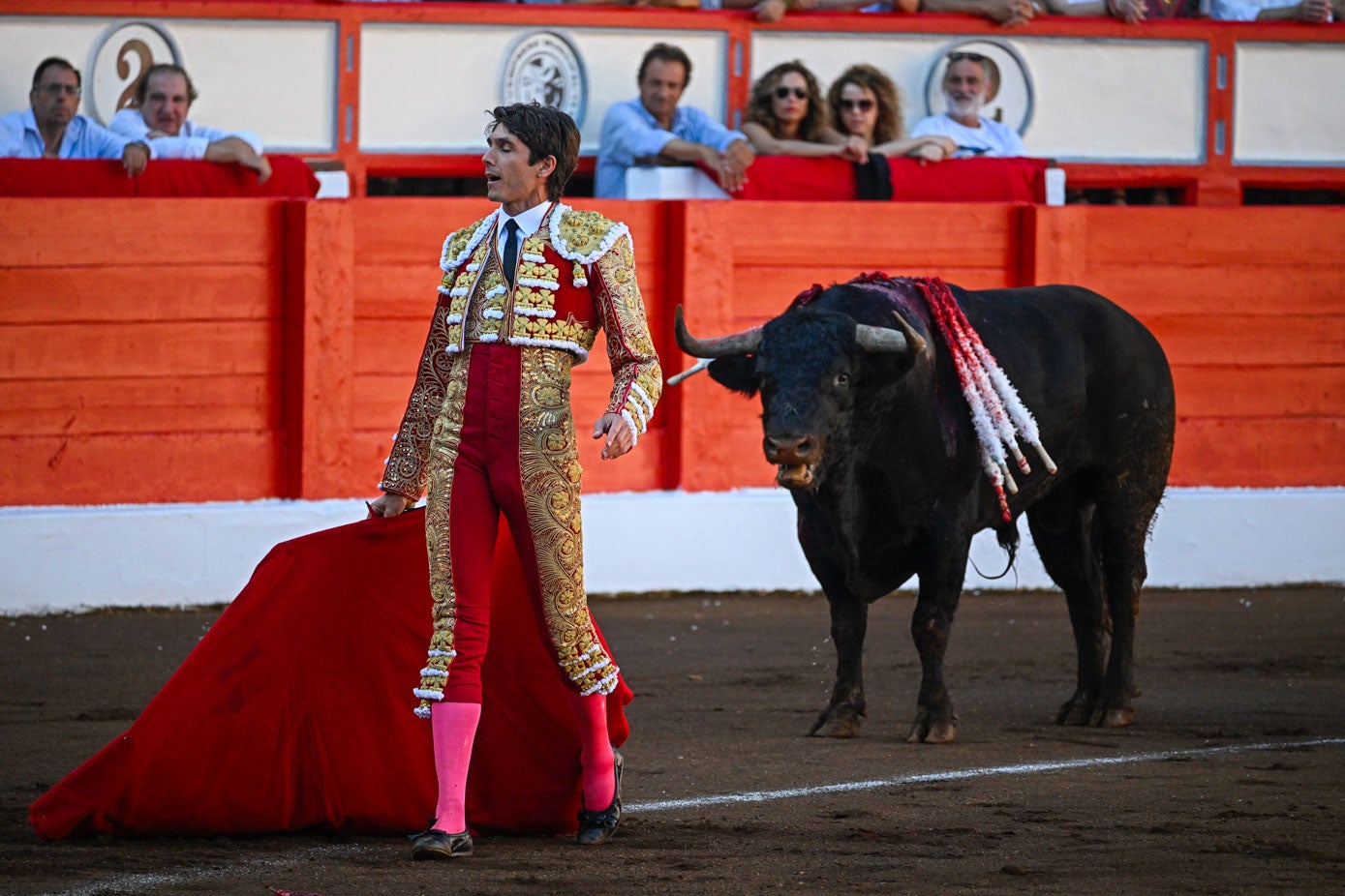 Sebastian Castella despues de rematar una faena ante su primer oponente