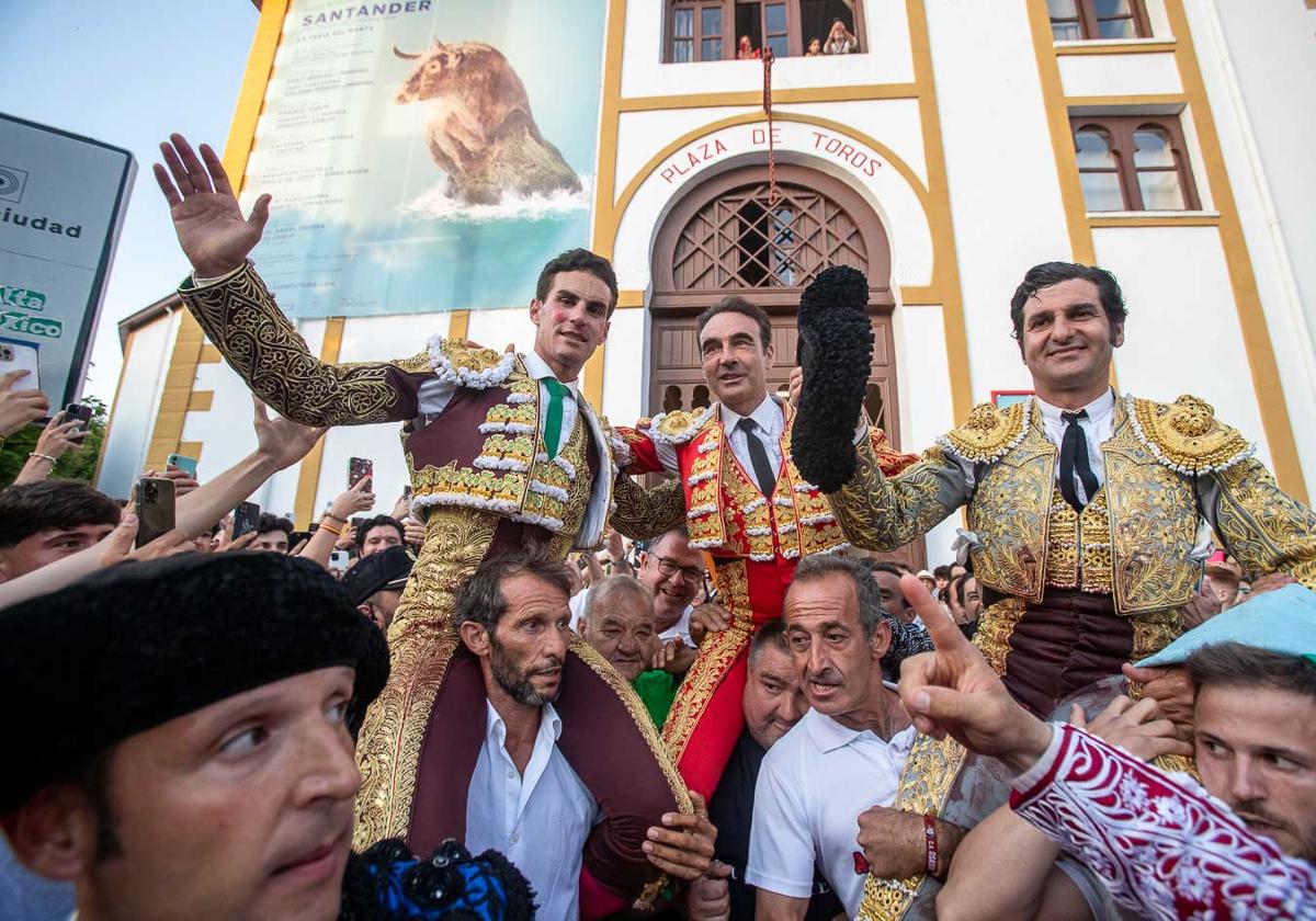 Adrián, Ponce y Morante, a hombros en Cuatro Caminos