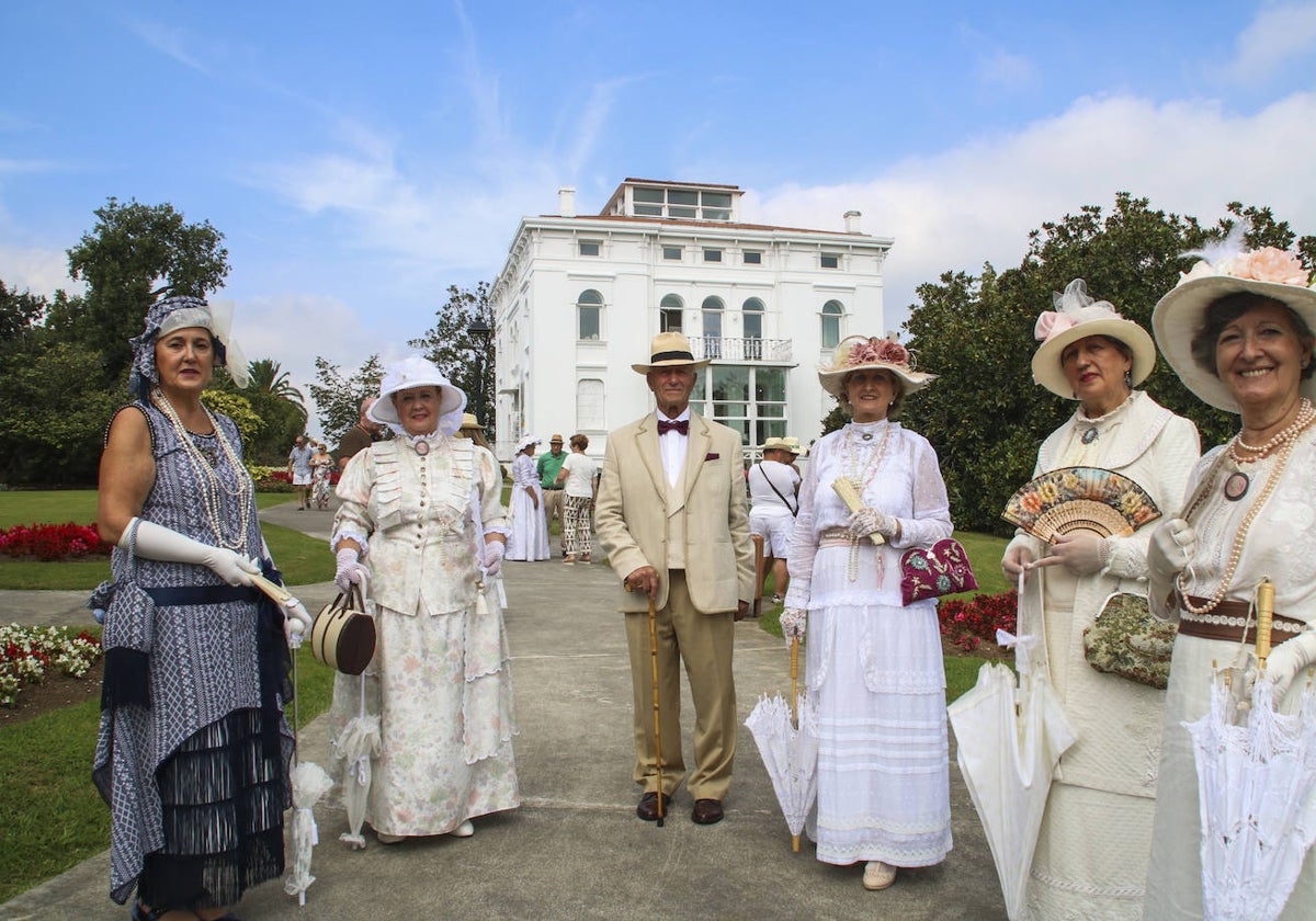 Una pasada edición de la fiesta El Retornar del Indiano en la Finca de Valdecilla en Medio Cudeyo.