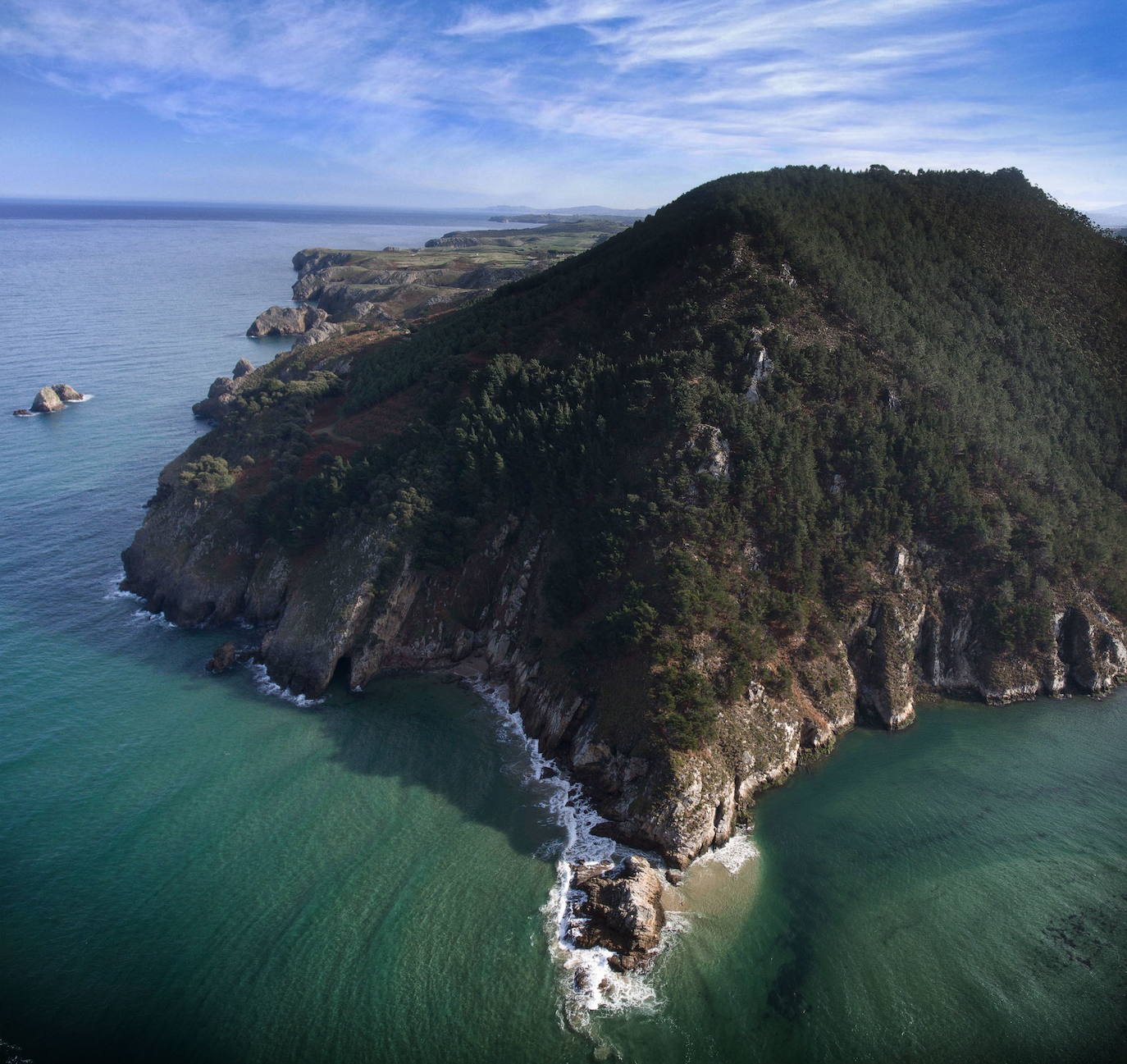 La ría de Tina Menor, la más occidental de la costa cántabra, también sufriría notablemente con el aumento del nivel del mar.