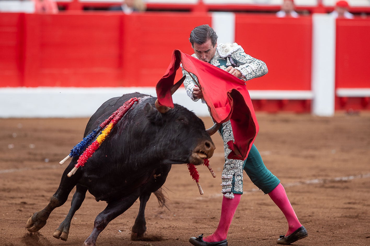 Juan Ortega en un pase del pecho al primero de su lote