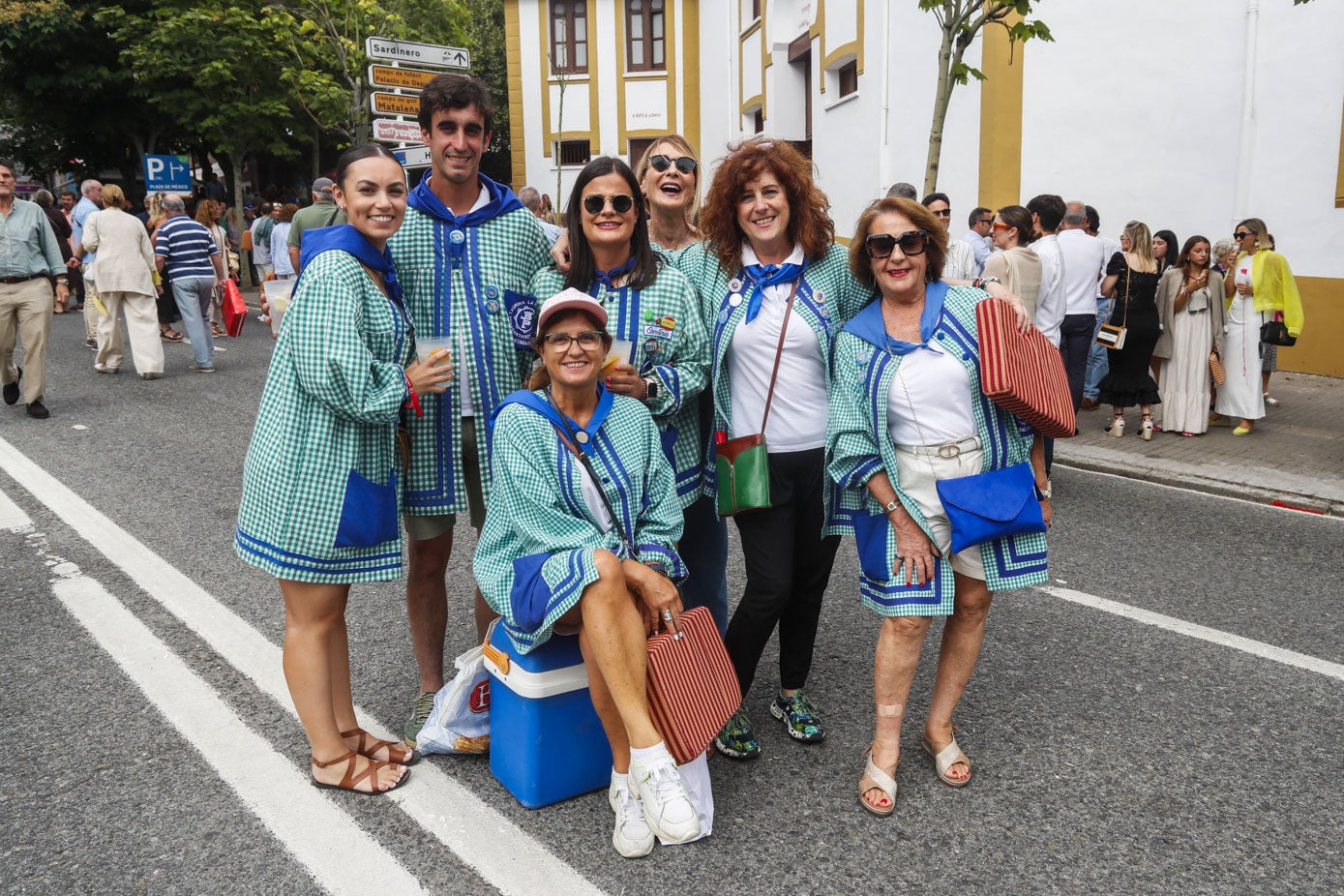 Marta Fernández, Cristian Acebo, Carolina Acebo, Ángeles Girado, Concha Scheroff, Montse Postigo y Carolina Camacho.