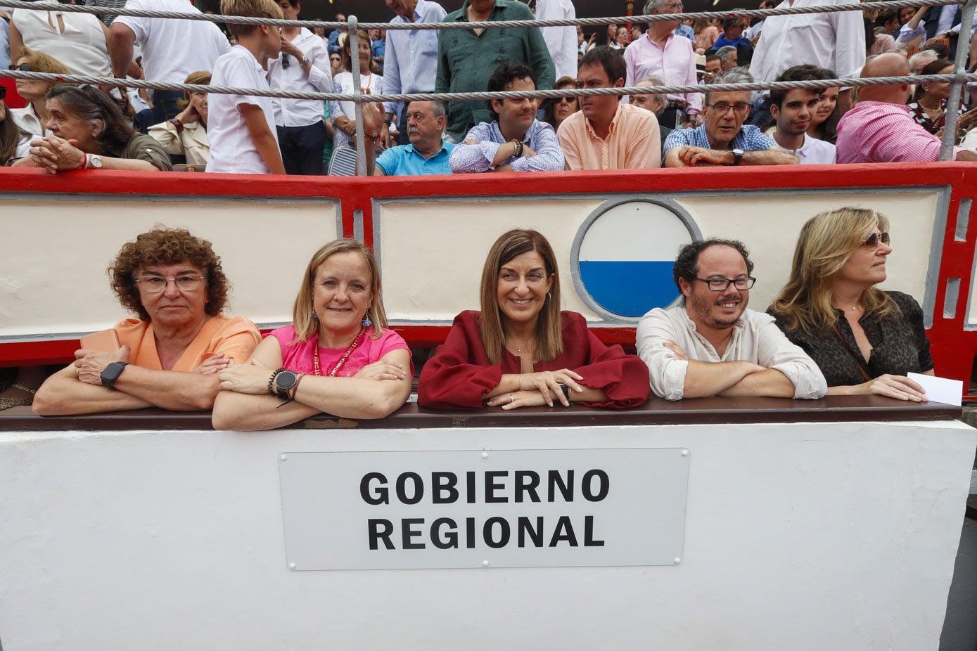 Ana Cristina Gutiérrez, Isabel Urrutia y María José Sáenz de Buruaga, Enrique Munárriz y Gema Berián.