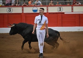 Juan Cruz Pereda, de Rasines, fue el mejor en el gran concurso de recortadores disputado en Santander.