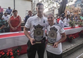 Víctor González y Marta Castillo, tras ganar el Torneo de las Instituciones en Puente San Miguel.