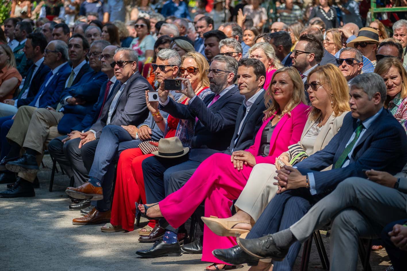 Diputados y alcaldes presentes en el acto