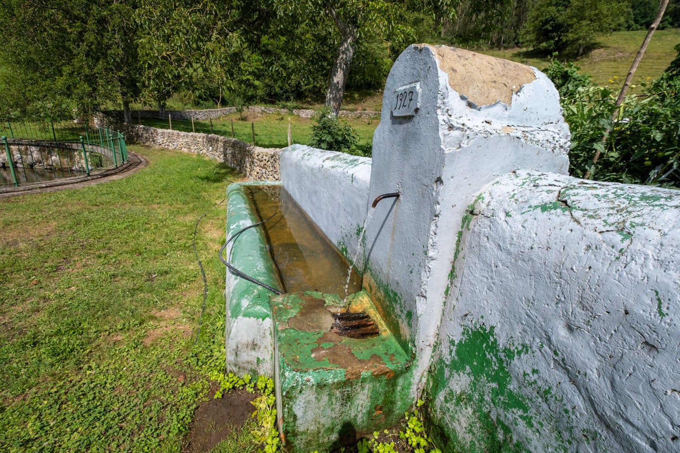 Una de las fuentes antiguas que el alcalde pedáneo proyecta restaurar.