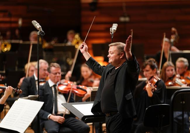 Mikko Franck dirigirá a la Philharmonique de Radio France, con Sol Gabetta al violonchelo.