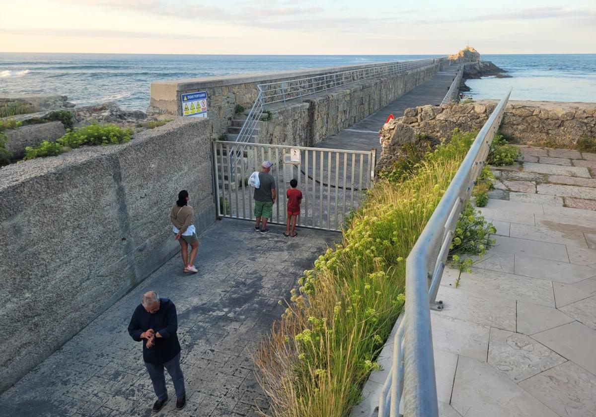 Cierre en el rompeolas.