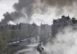 'El país de los lotófagos'. Vista desde Stadsbuiteng de Catharijnesingel, Utrech, Países Bajos. 1924. A la derecha, Vista 59th Street. New York City, EE UU. 1943